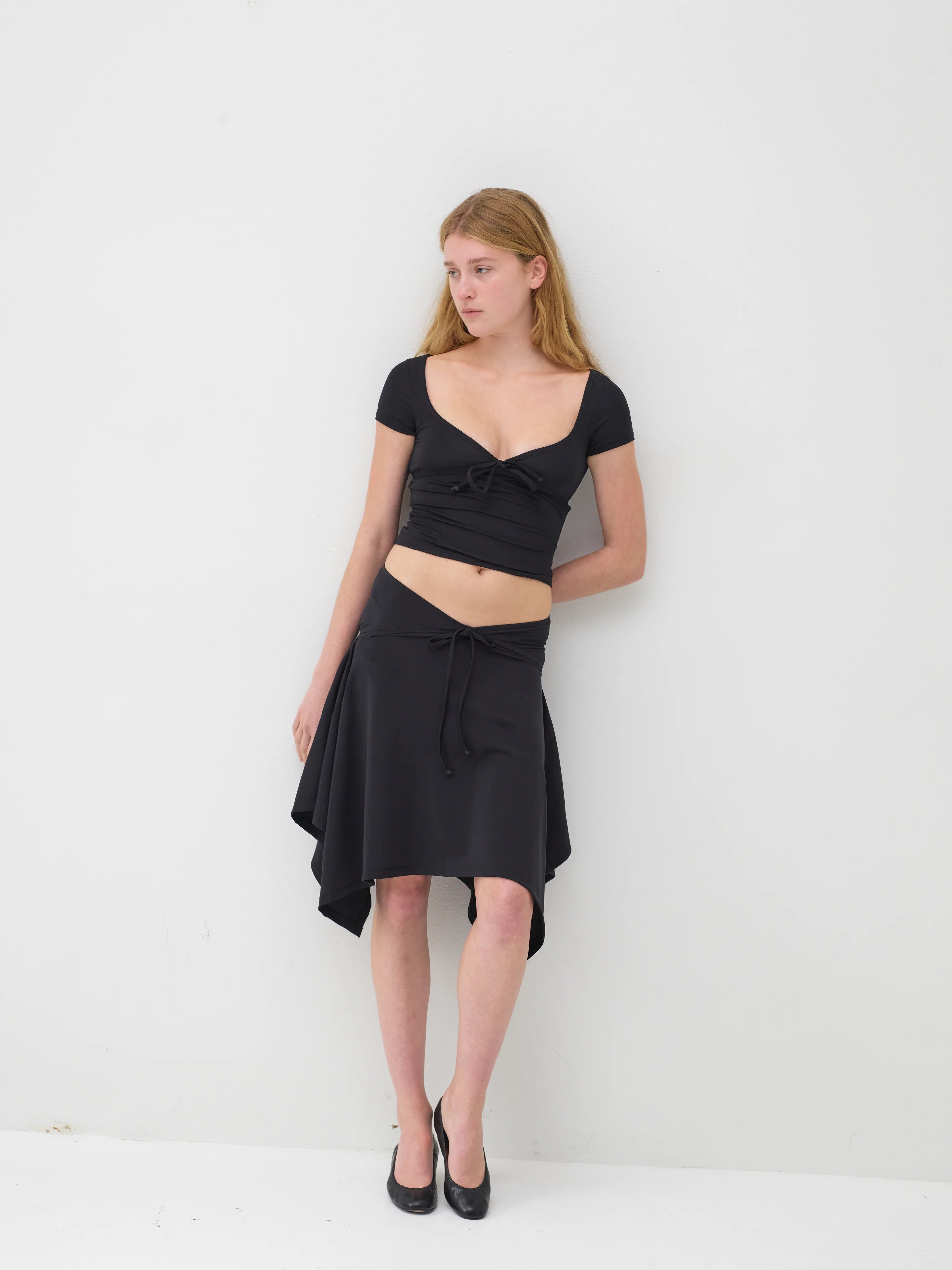 Emily Watson - Midi Handkerchief Bowtie Skirt - Black