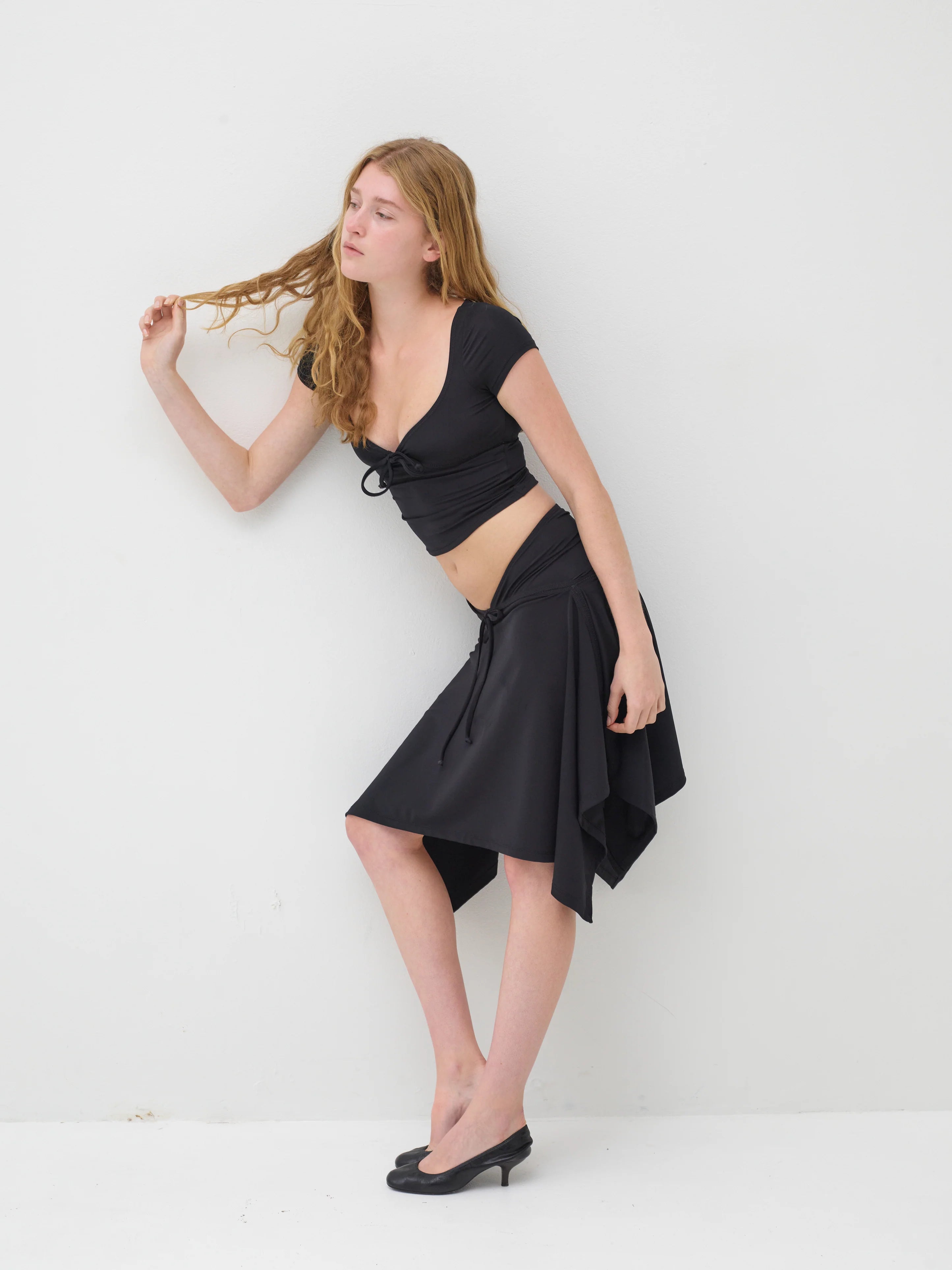 Emily Watson - Midi Handkerchief Bowtie Skirt - Black