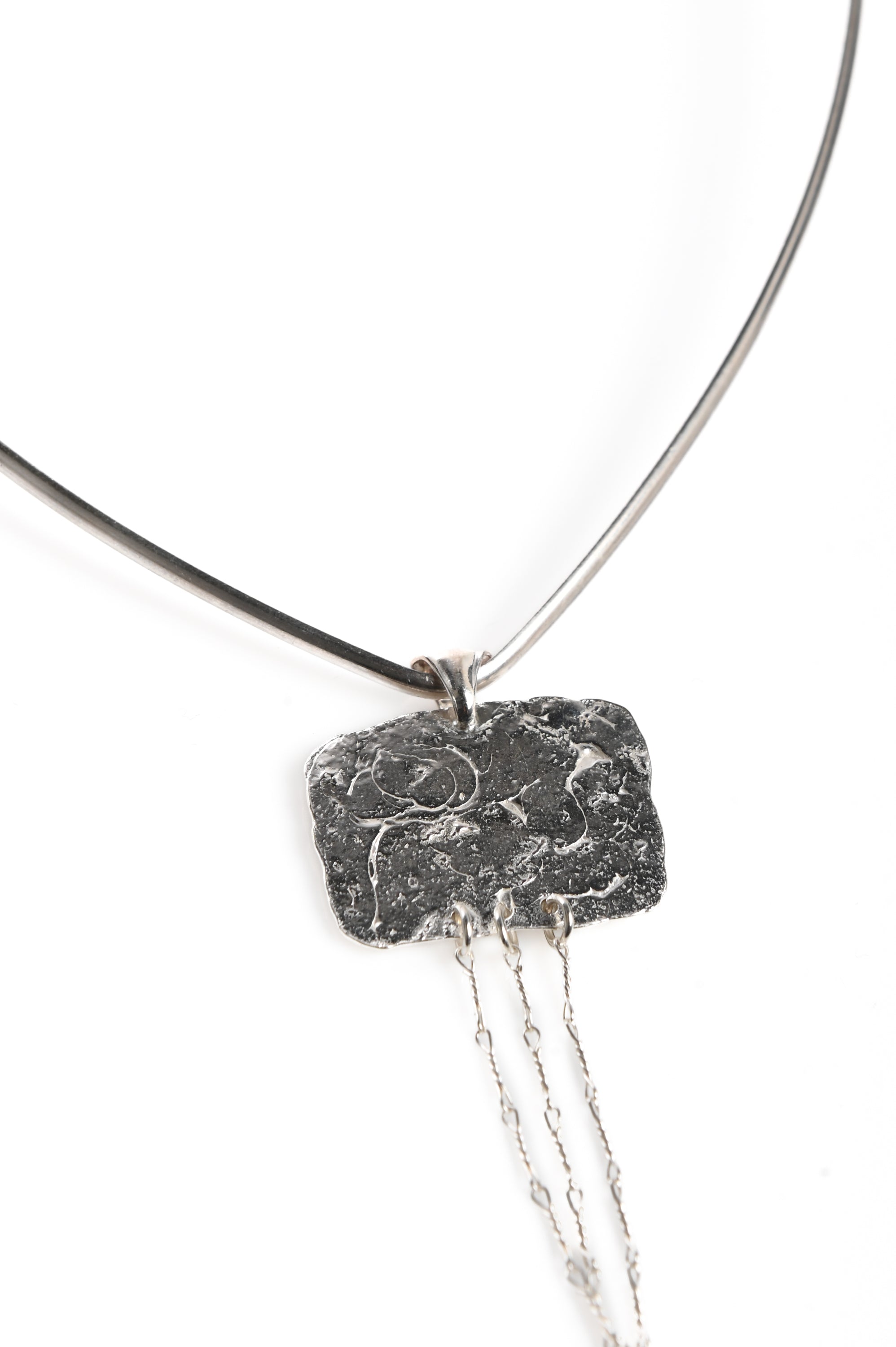 Arven Studio - V Collar with Chain Pendant