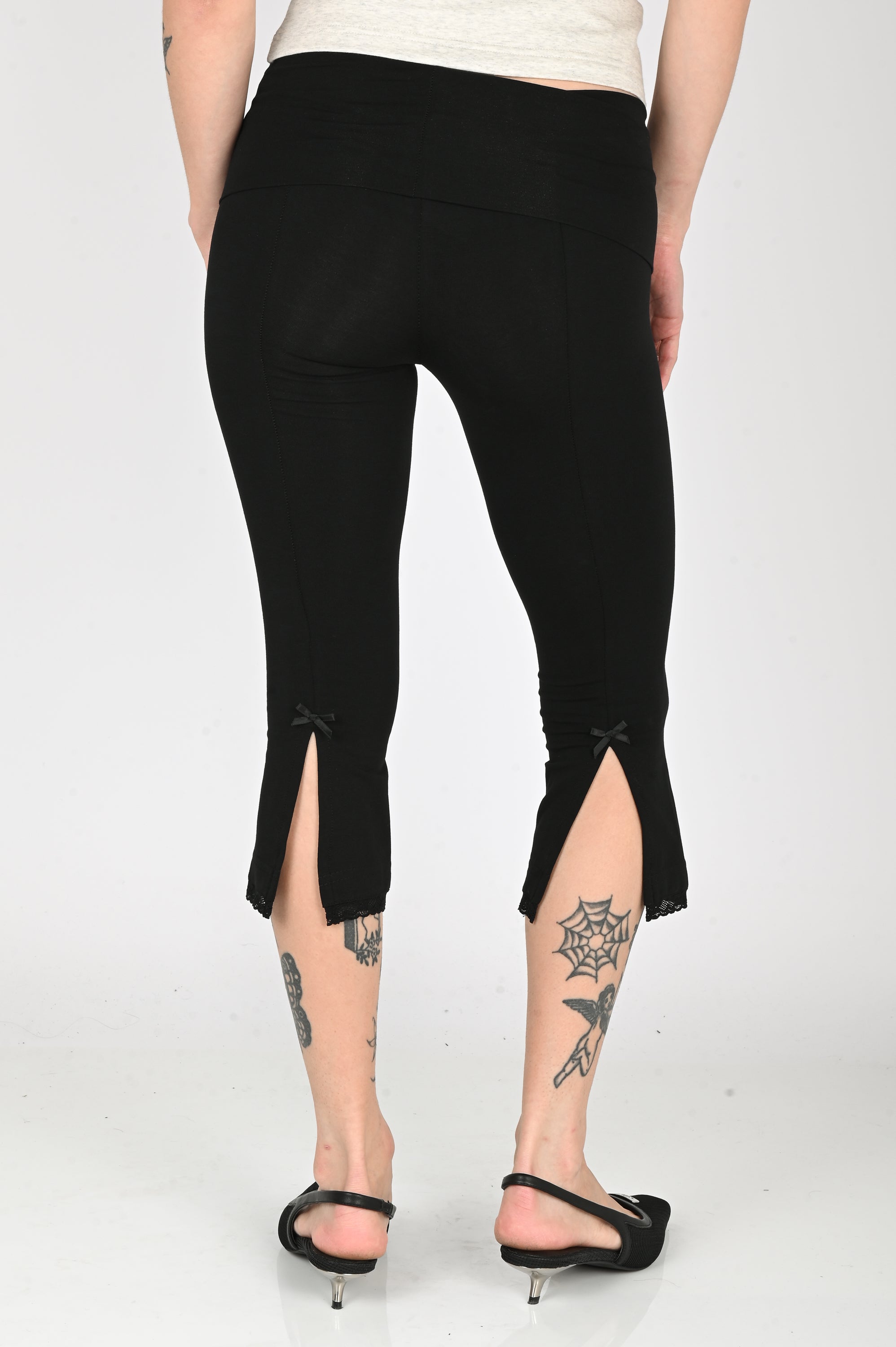 Olivia Rowan - Sasha Capri - Black